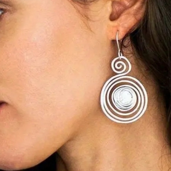 Round Spiral Pattern With Round Turquoise Inlaid Dangle Earrings - Picture 3 of 4